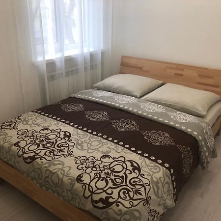 Gil Apartments, 38 Prospect Svobody أوزهورود المظهر الخارجي الصورة