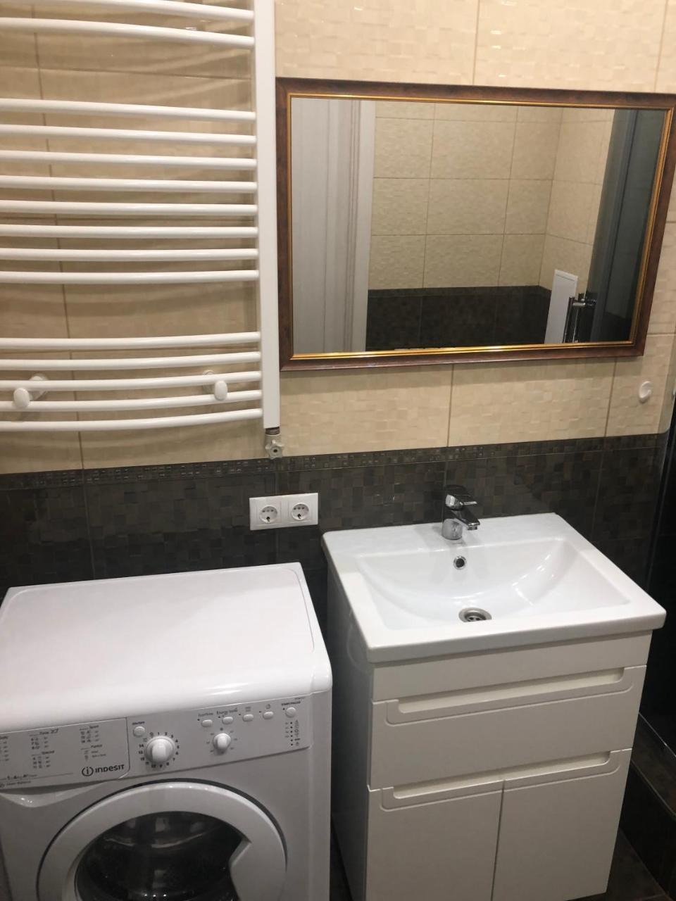 Gil Apartments, 38 Prospect Svobody أوزهورود المظهر الخارجي الصورة